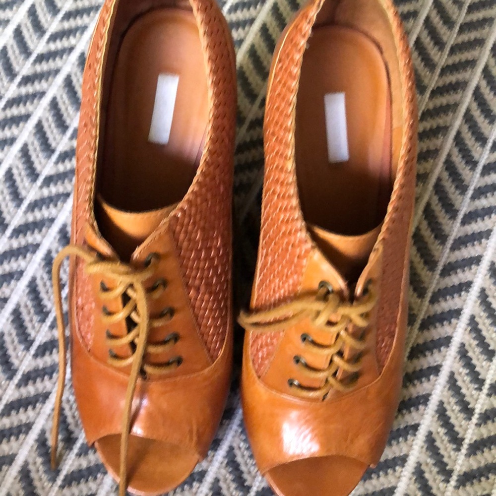 Shoes size 10
